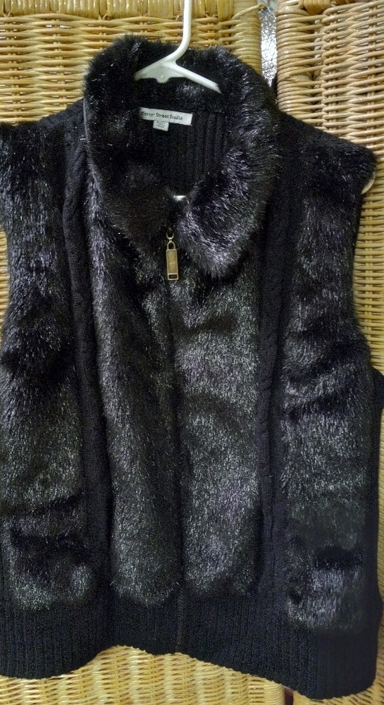 MERCER Street Studio Vest Faux Fur & Sweater Size Petite/PXL Full Zip ELEGANT